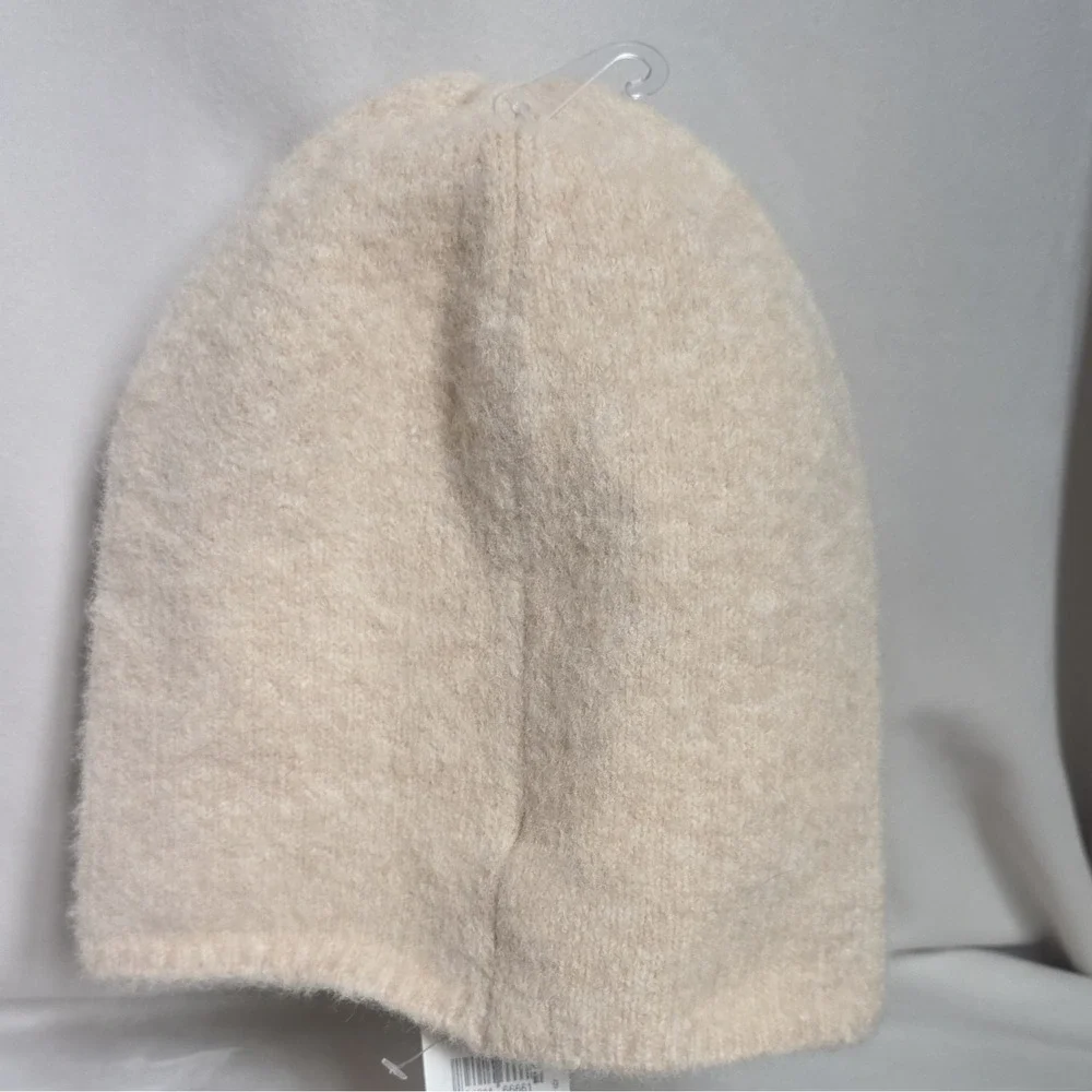 ON 34TH NWT Women's Beige Acrylic Knit Beanie Hat Solid One Size MC1542307